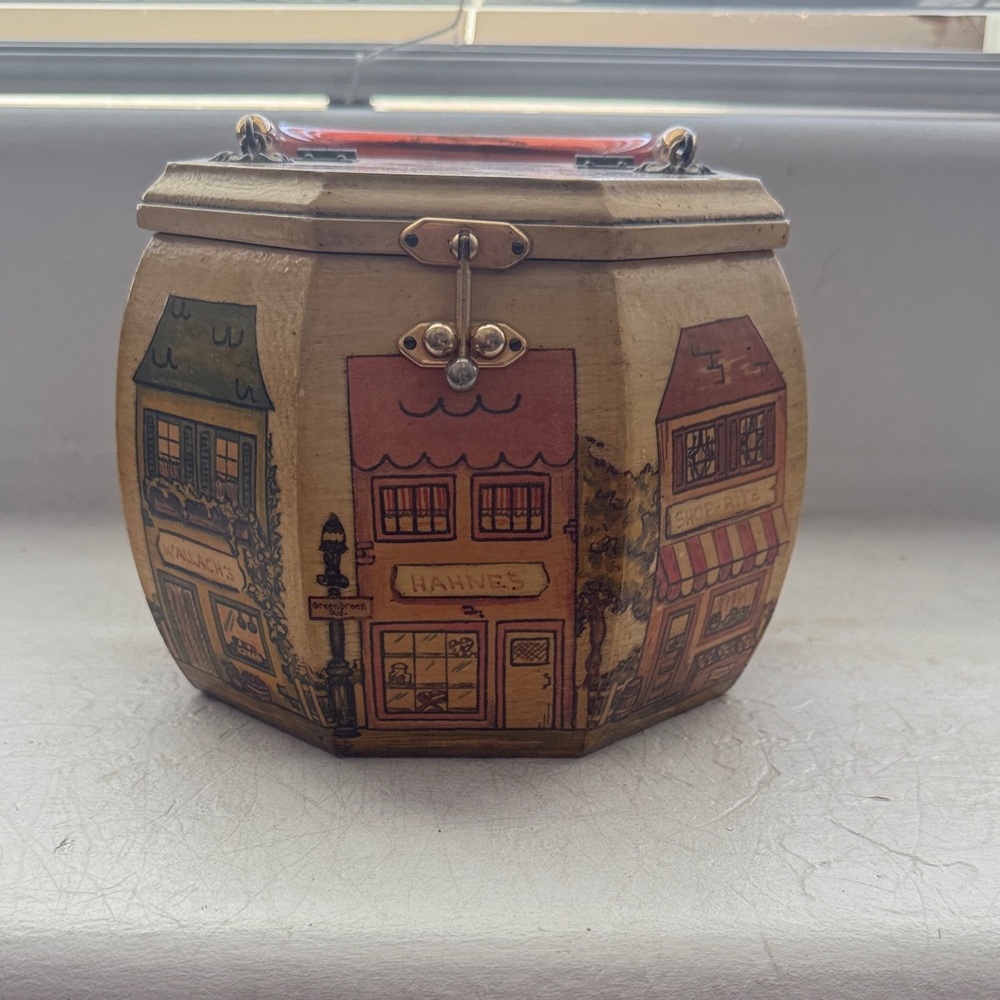 Vintage 1970s Decoupage Wooden Box Purse. NJ Landmarks.